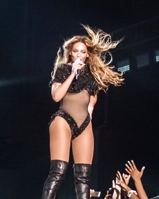 BEYONCE CROTCH,ASS,TITS SHOTS (PART 2) #29136069