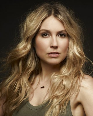 Sarah Carter #32903380