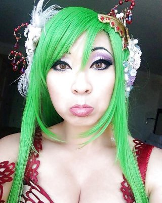 Cosplayer: Yaya Han #26627090