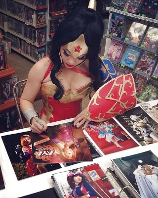 Cosplayer: Yaya Han #26627178