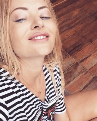 Delia Matache  #39971905