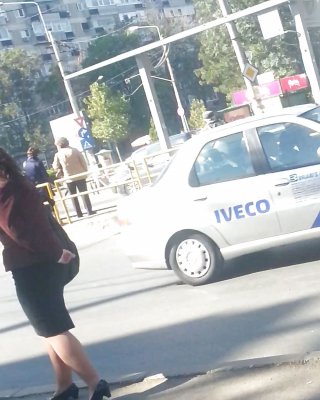 Pies de la calle rumano maduro
 #36774287