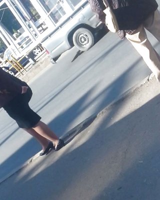Pies de la calle rumano maduro
 #36774297