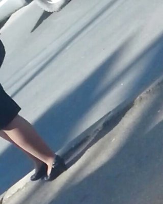 Pies de la calle rumano maduro
 #36774303