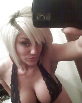 Amateur Reifen Bimbo Mit Großen Titties Selfshots #40184391
