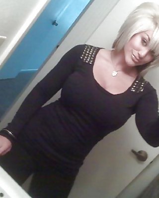 Amateur Reifen Bimbo Mit Großen Titties Selfshots #40184419