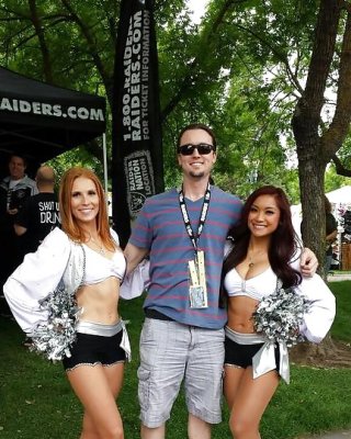 Nfl Cheerleadern-Stiefel, Brüste Und Hintern #32871490