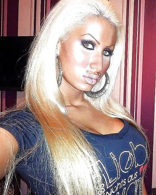 Bimbo Invasion 19 #40999136
