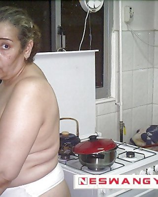 Old arabic women #28010924