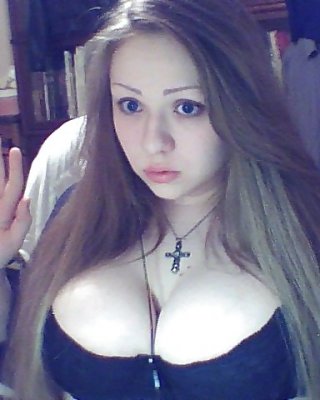 注目！ロシア人女性の巨乳
 #35272500