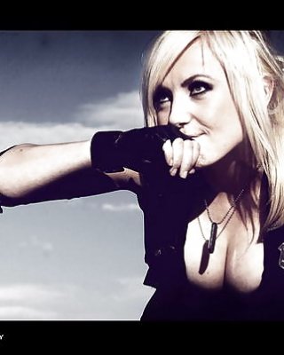 Jessica Nigri ... Denken Sie Ihre Bilder Echt Oder Gefälscht Gehackt? #40759593