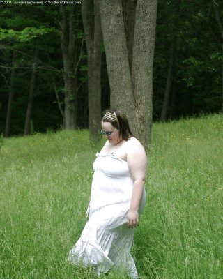 Kaylee In Long Grass