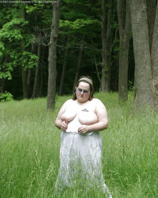 Kaylee In Long Grass