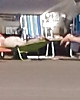 Amiguinhas se exibindo na praia - br 
 #30872529