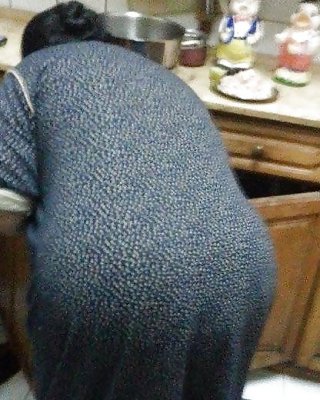 Candid Arab Ass - Mature Big Butt - Booty Voyeur