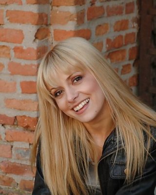 Simona Gheorghe #23482865