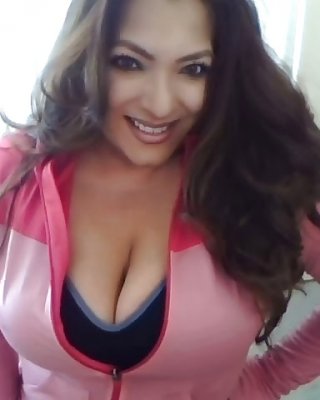 Super Thick Latina Milf