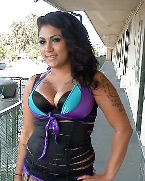 Thick Latina Milf Cleavage