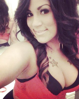 Thick Latina Milf Cleavage