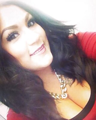 Thick Latina Milf Cleavage