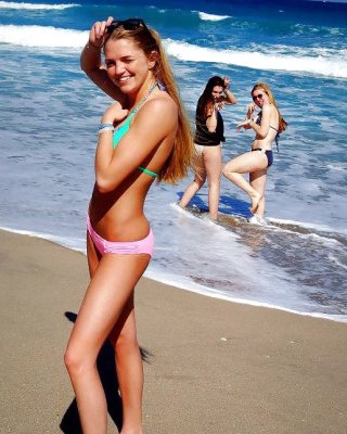 Facebook Teen Babes 10 Bikini Beach Party