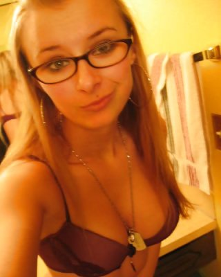 Geeky Blonde Streifen Nach Unten #36335162