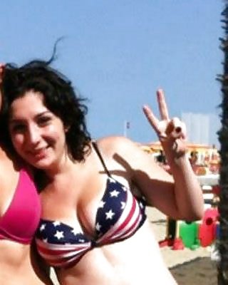 Ragazza Italiana Tettona - Busty Italian Teen With Big Tits