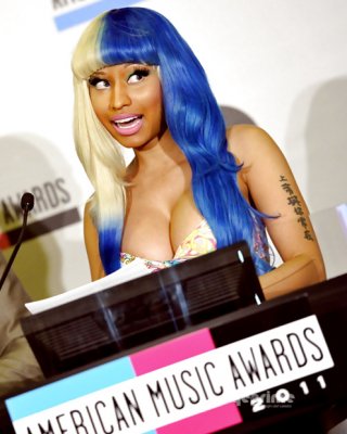 Nicki Minaj big titties big butt too  #39427551