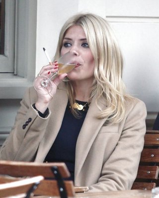 Holly Willoughby #31507541