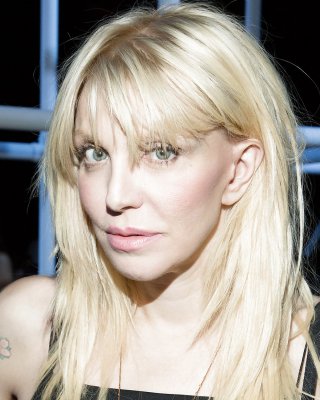 Hm88 Courtney Love