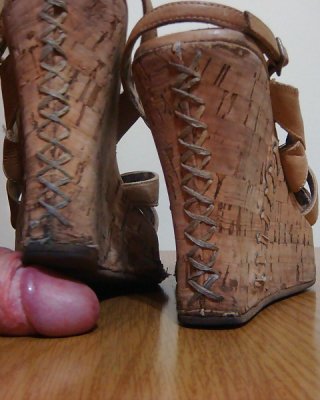 サンダルを履く
 #31437513