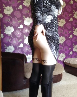 Somerset slut flashing smooth wet milf pussy
 #25388497