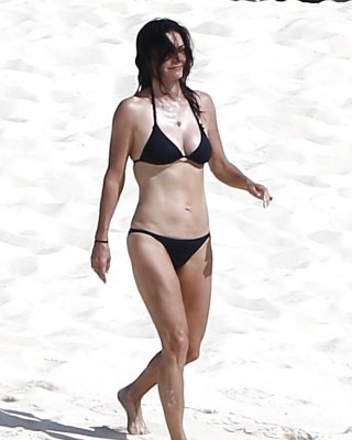 Courteney Cox Bikini Body June 2014