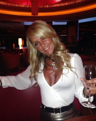 Celia Säger #30780910