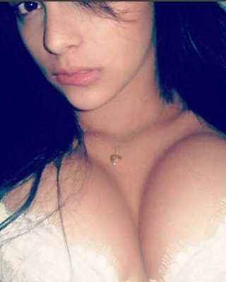 Latina Cleavage 1 