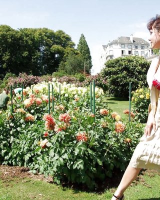 Französisch Nadine In Einem öffentlichen Park Zu Blinken 2005 #24666837