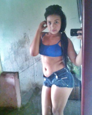 LATINAS CALIENTES EN SHORTS