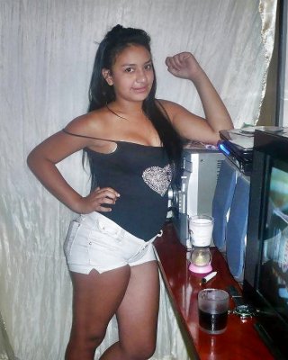 LATINAS CALIENTES EN SHORTS