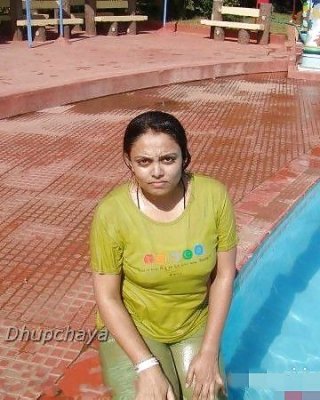 Desi Aunty at Water Park Enjoying Wet Porn Pictures, XXX Photos, Sex Images  #1386215 - PICTOA