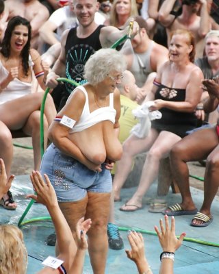 Mature Women With Saggy Tits 14.