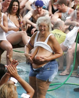 Mature Women With Saggy Tits 14.