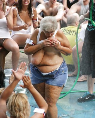 Mature Women With Saggy Tits 14.