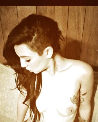 Aimee Schwarz Twitter Photo'z #25521137