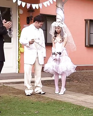 Japanische Braut In Der Öffentlichkeit Gefickt #27340728