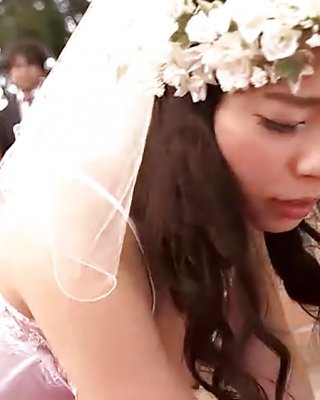 Japanische Braut In Der Öffentlichkeit Gefickt #27340780