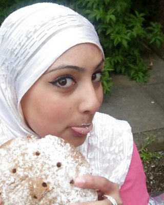 Pakir Und Hijab #33593289