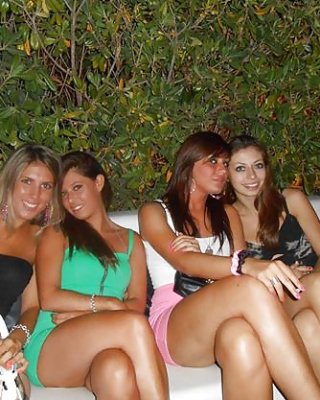 Heiße Italienische Federica Und Freunde #30662082