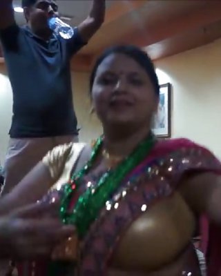 Huge boobs indian aunty dancing in party  just 4 titfuck Porno  