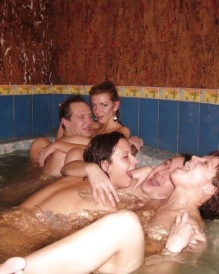 Chiroyli ayol mushuk surati