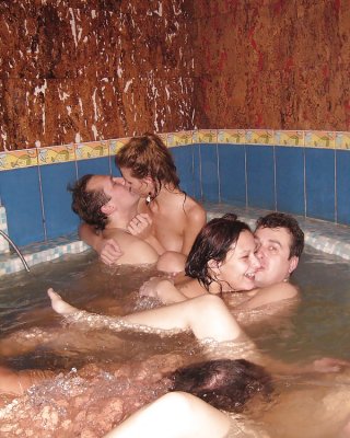 Adriana Lima ishtirokidagi porno va videolar Orgimchak odamdan porno Meri Jeyn